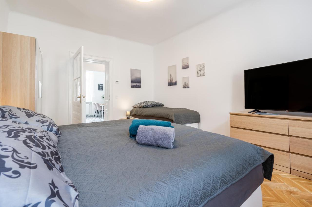 Revliving Apartments Eggenburg ภายนอก รูปภาพ
