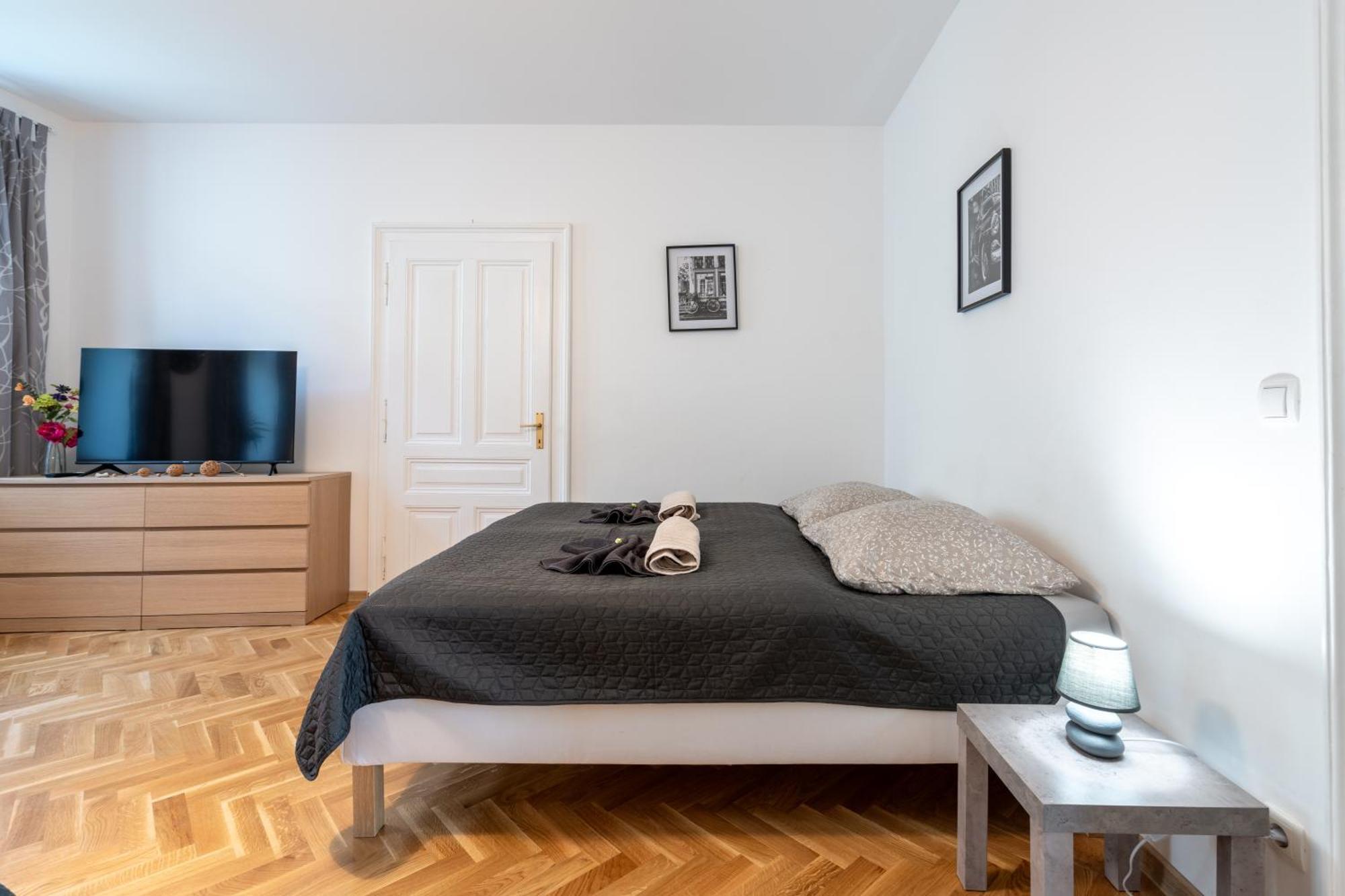 Revliving Apartments Eggenburg ภายนอก รูปภาพ
