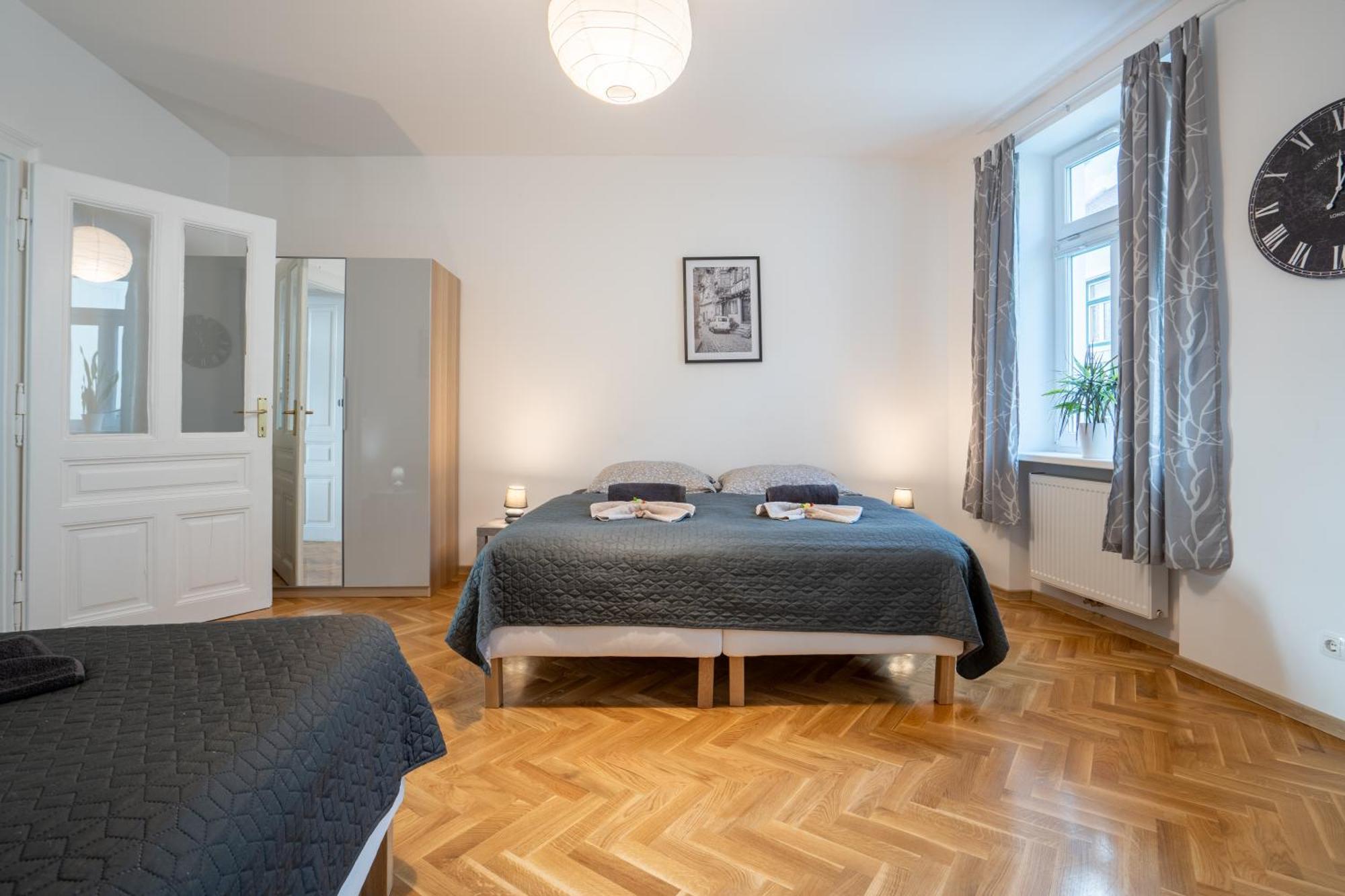 Revliving Apartments Eggenburg ภายนอก รูปภาพ