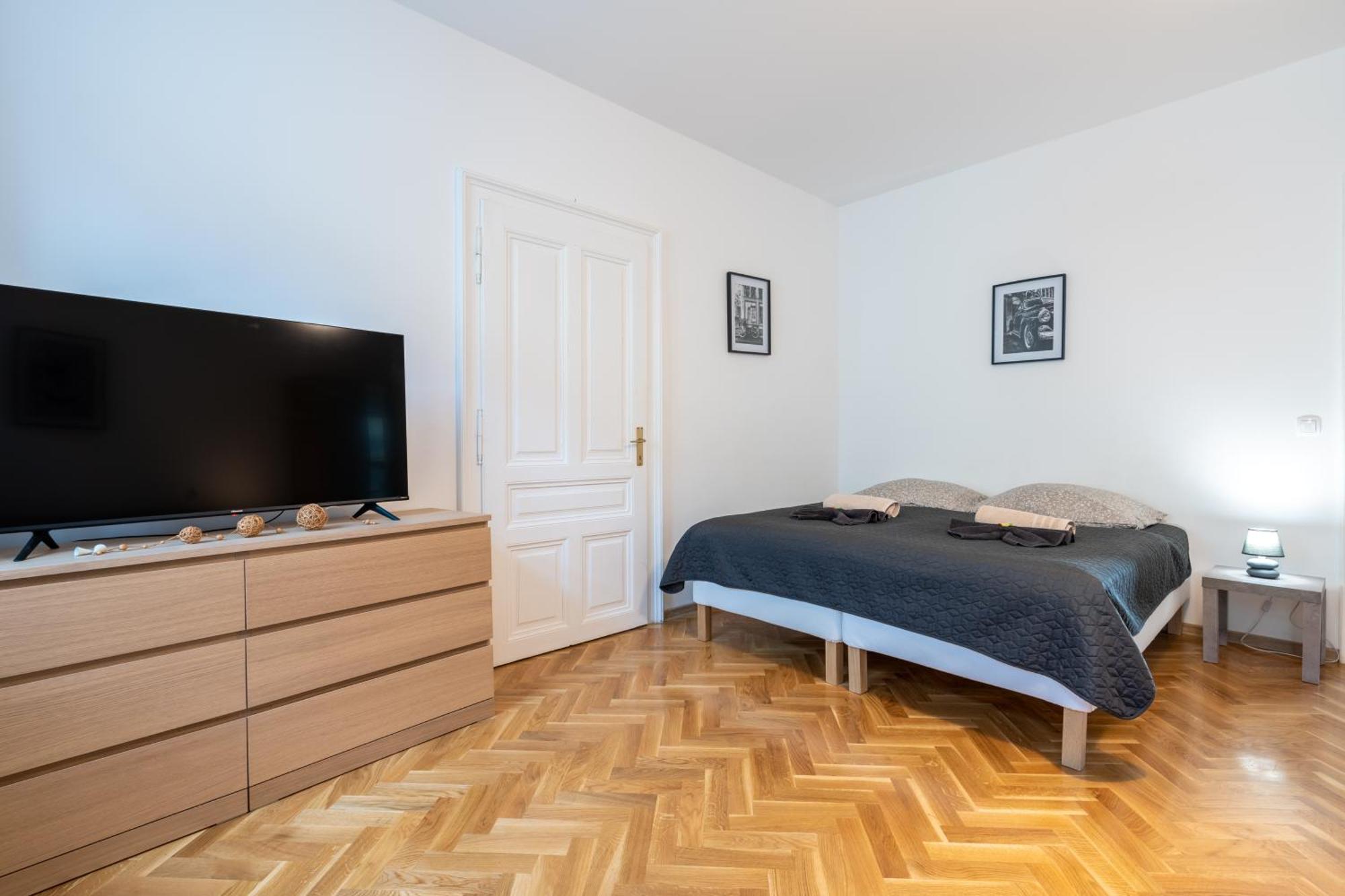 Revliving Apartments Eggenburg ภายนอก รูปภาพ